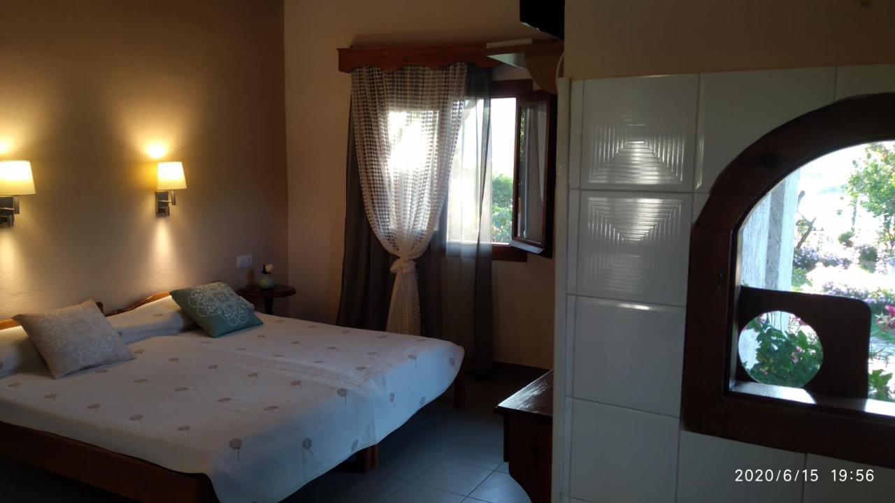 Skiathos Riviera Studios Punta Екстериор снимка